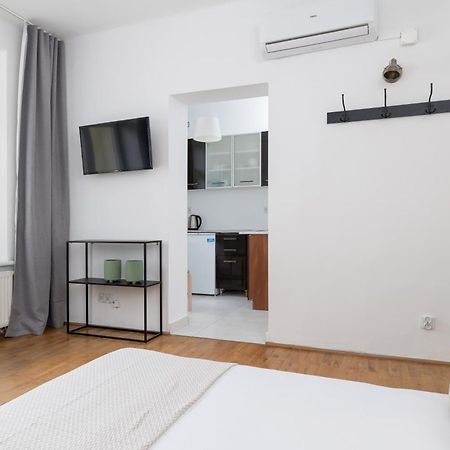 Studio Apartment With Ac - Dluga 65 كراكوفيا المظهر الخارجي الصورة