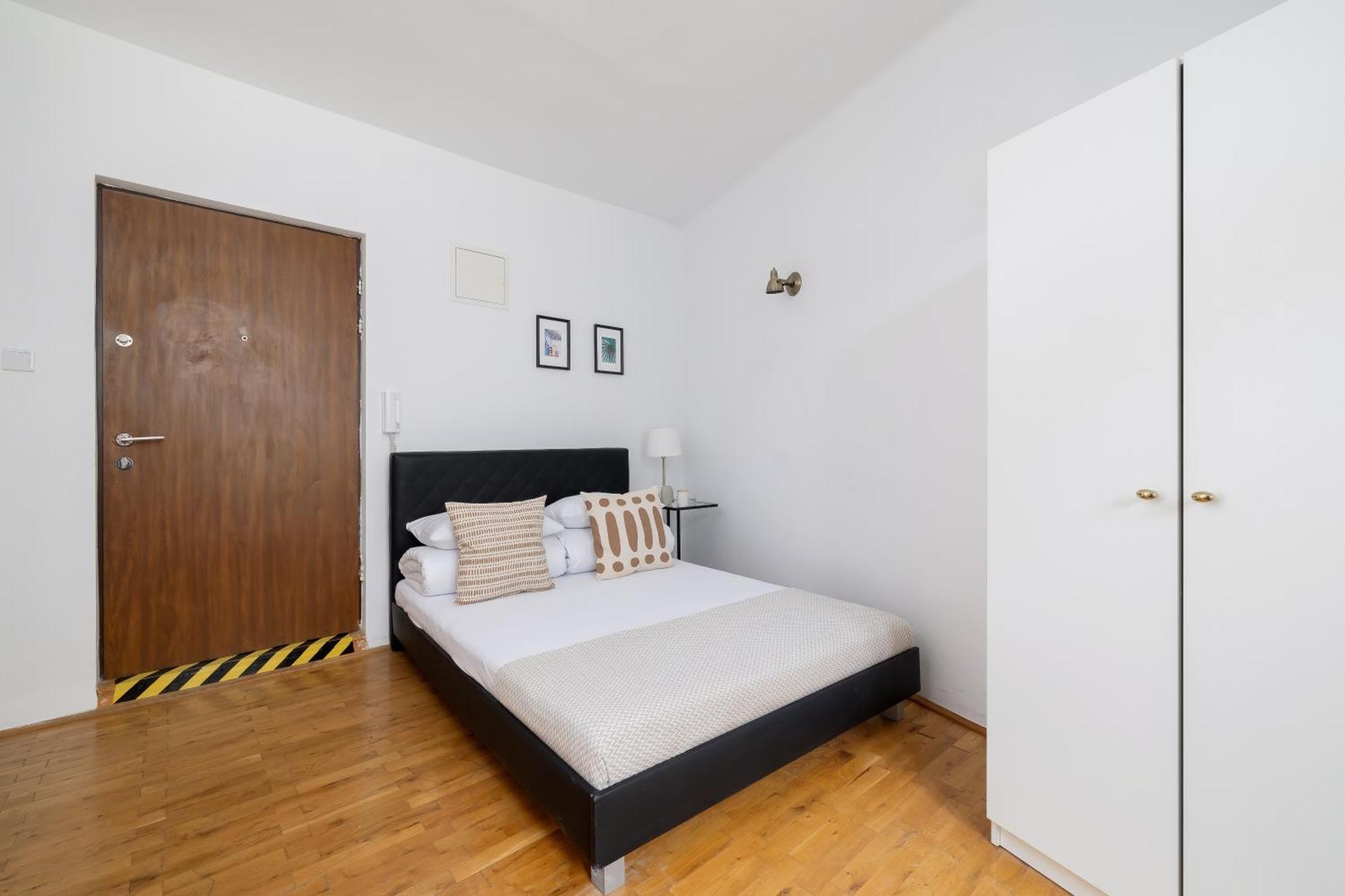 Studio Apartment With Ac - Dluga 65 كراكوفيا المظهر الخارجي الصورة